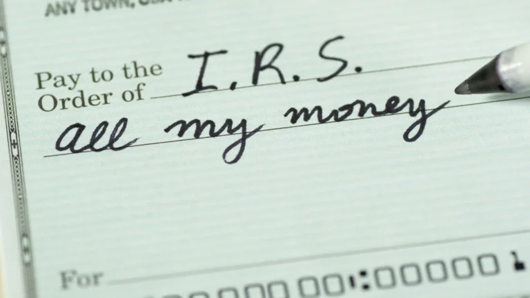 ¿Cómo llenar un Money Order para pagar el IRS?