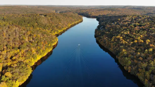 rios y lagos para bañarse en connecticut